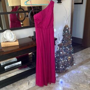 Elegant One-Shoulder Red Gown